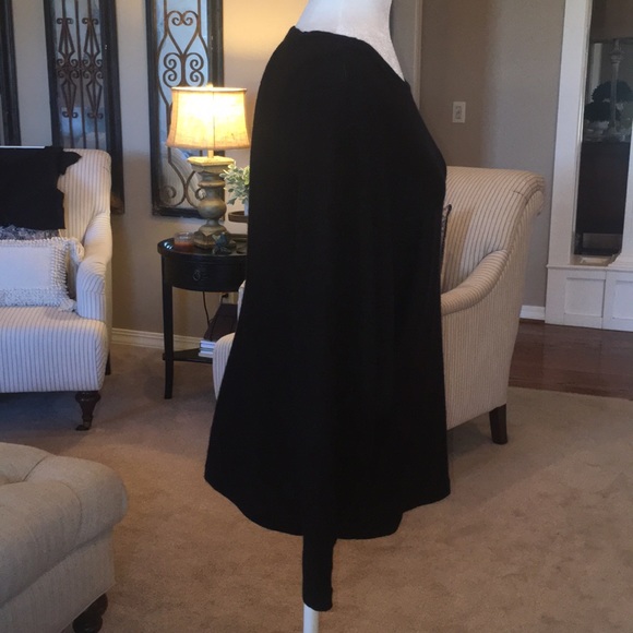 Time & Tru Black LS Sweater - Picture 8 of 13